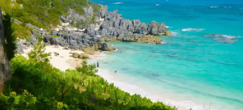 Hotels near Gibb's Hill Lighthouse