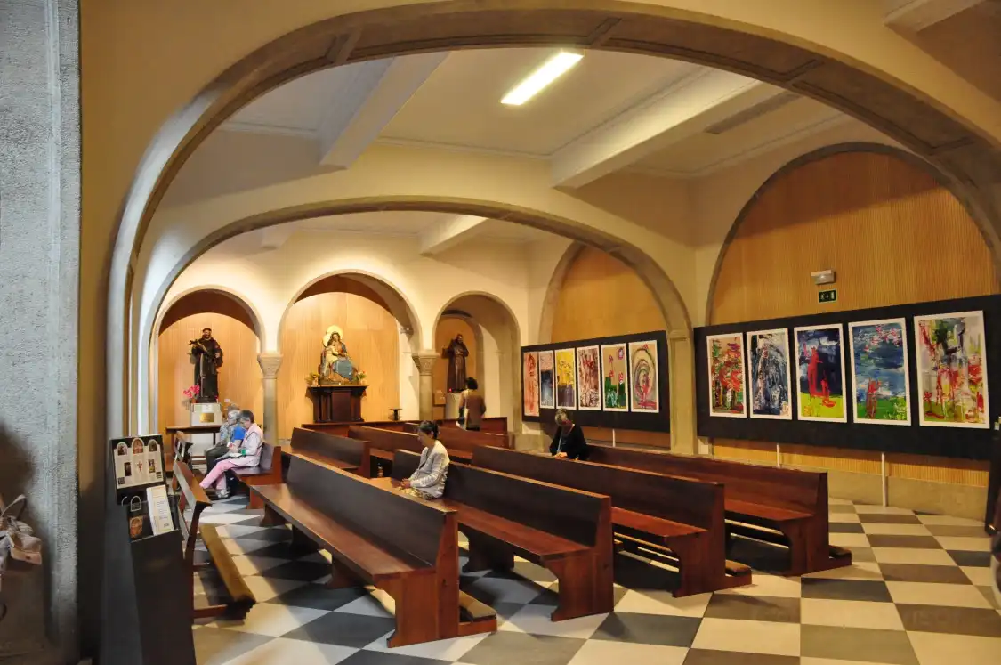 Hotels near Iglesia de Capuchinos San Antonio.
