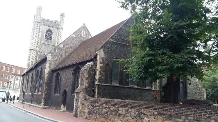 Các khách sạn gần St. Laurence Church