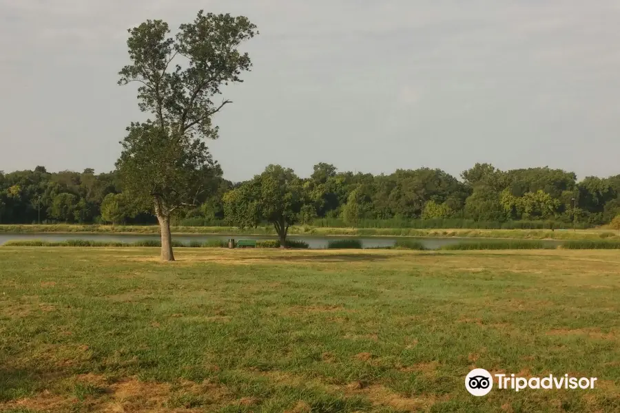 Oak Point Park and Nature Preserve