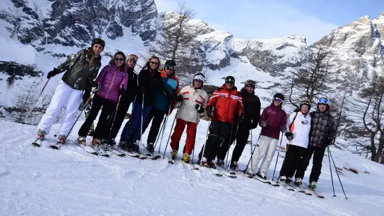 Scuola Di Sci Del Cervino