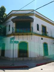 Monumento al Dr. Raúl Alfonsín