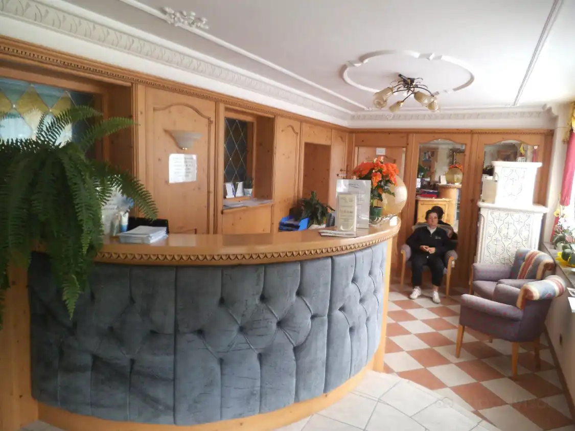 Hotel in zona Terme Dolomia srl