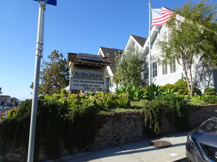 Hotels near San Diego County Library – Del Mar Branch