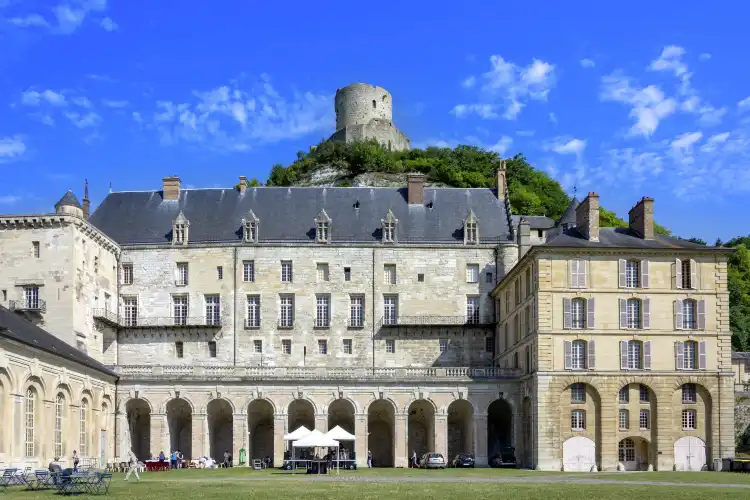 Hôtels à : La Roche-Guyon