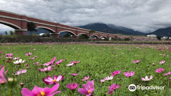 Er Ceng Ping Shui Bridge