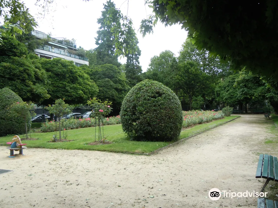 4_Henry-Bataille Square