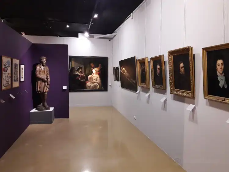 Các khách sạn gần Musee des Beaux-Arts et Musee Marey