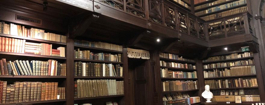 Chateau Appony Library