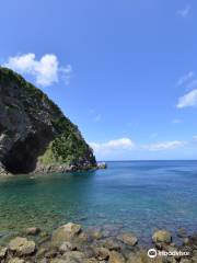 Dokuhama Cliff