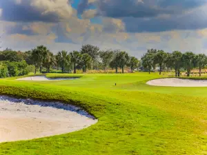 River Hall Country Club