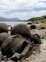 Koutu Boulders