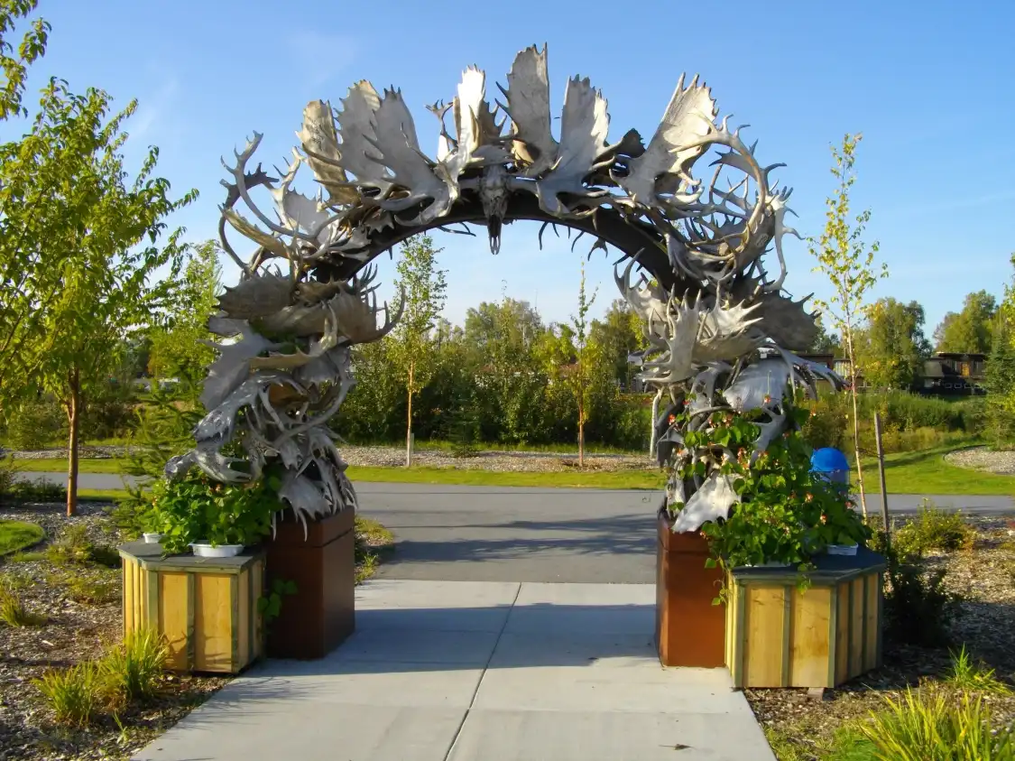 Hotels near Antler Arch
