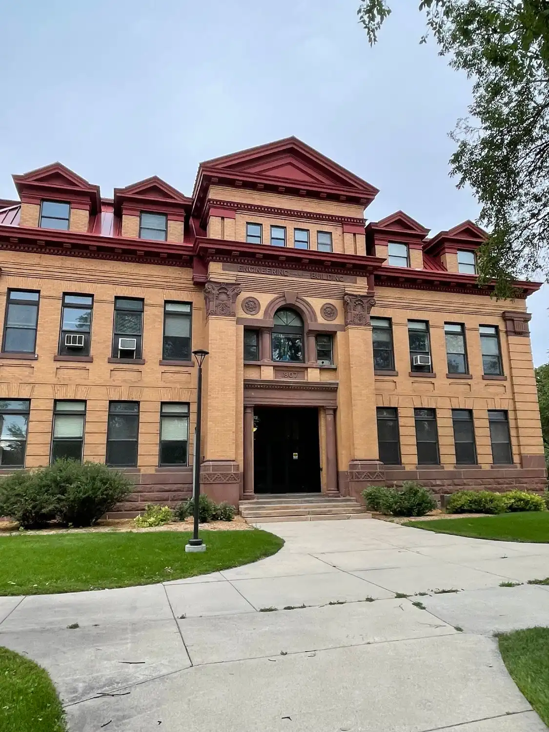 Các khách sạn gần North Dakota State University
