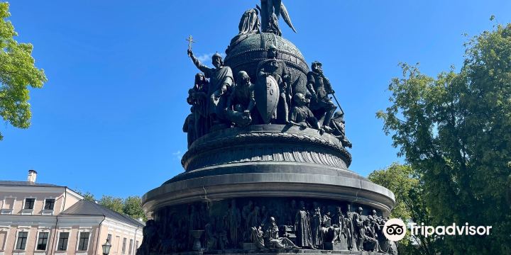 ロシア建国一千年祭記念碑像