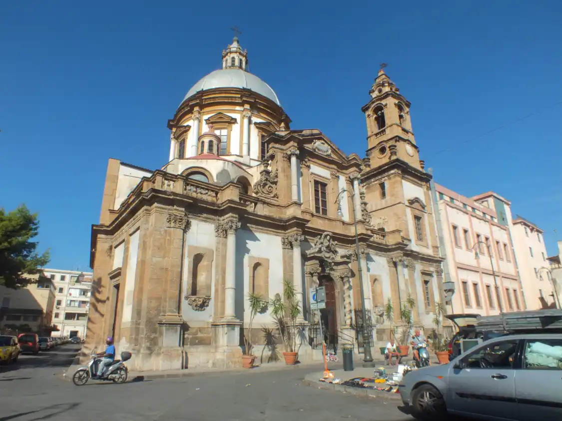 Hotels near Chiesa di San Francesco Saverio
