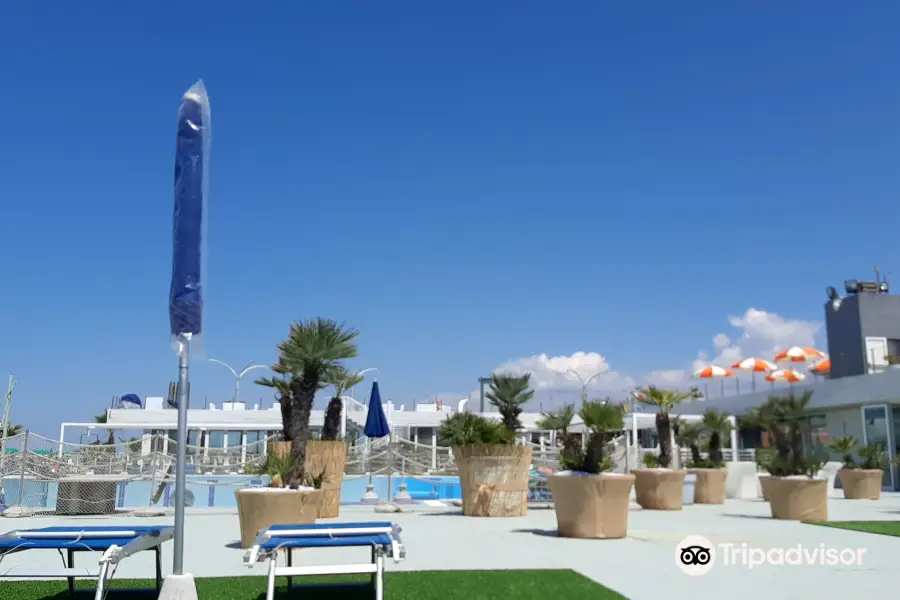 Bagno Balena | Beach Club | Piscine | Ristorante