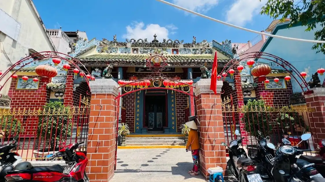 Hotels near Ong Temple