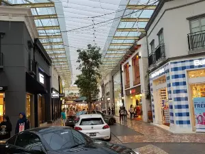 Paris Van Java