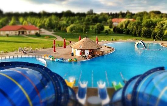 Lipót Bath and Camping