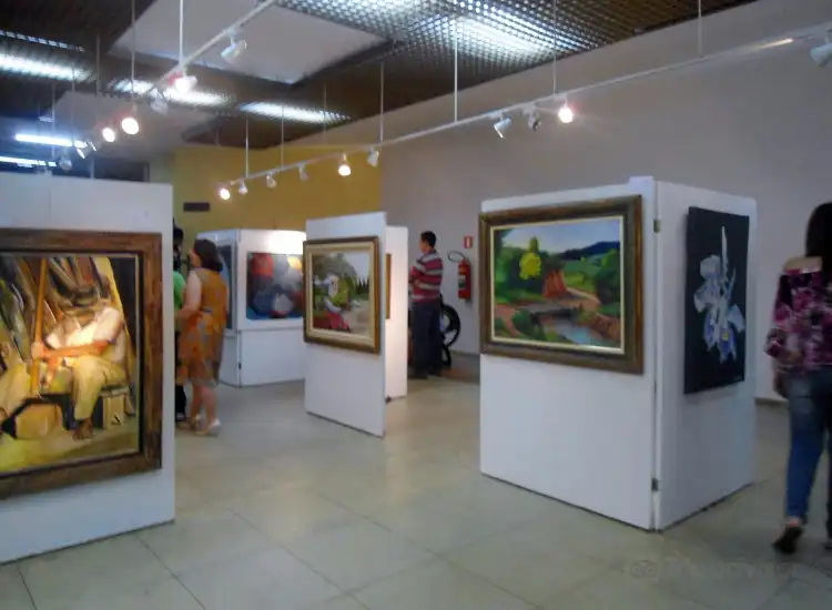 Các khách sạn gần Leão de Formosa Municipal Theater
