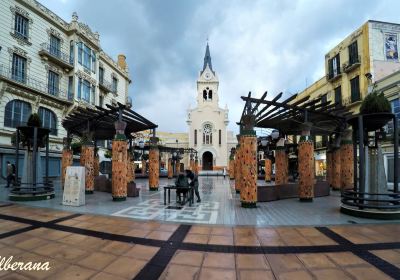 Estatuas de Miguel de Cervantes y El Quijote