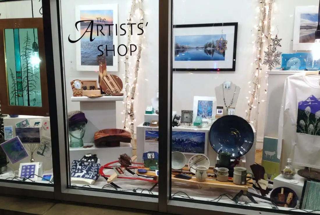 Hotels near The Artists' Shop