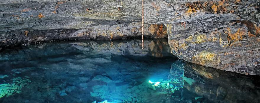 Carnglaze Caverns