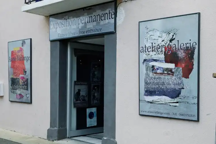 Hotels near Anne Virlange Art Gallery