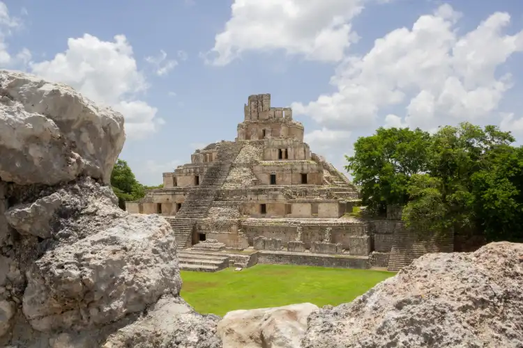 Các khách sạn gần Zona Arquelogica Edzna