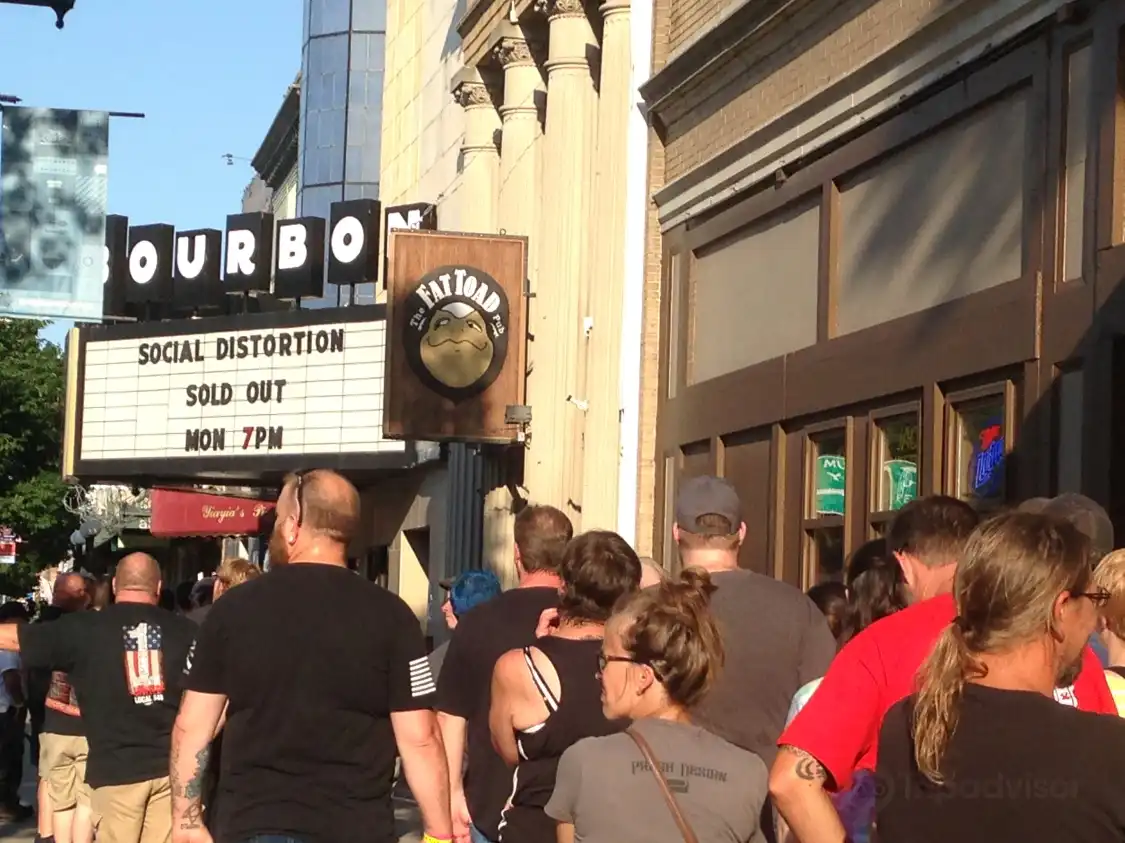 Hotels near Bourbon Theatre