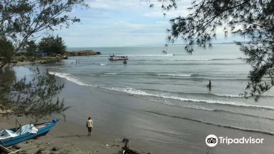 Tapak Paderi Beach