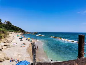 Spiaggia di Valle Grotte