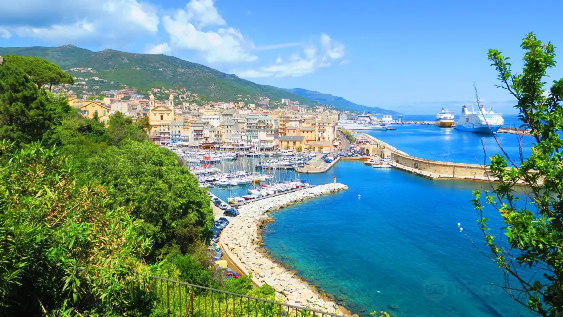 Hotels near Le vieux port