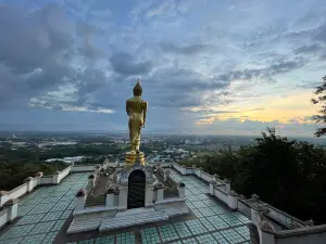 วัดพระธาตุเขาน้อย