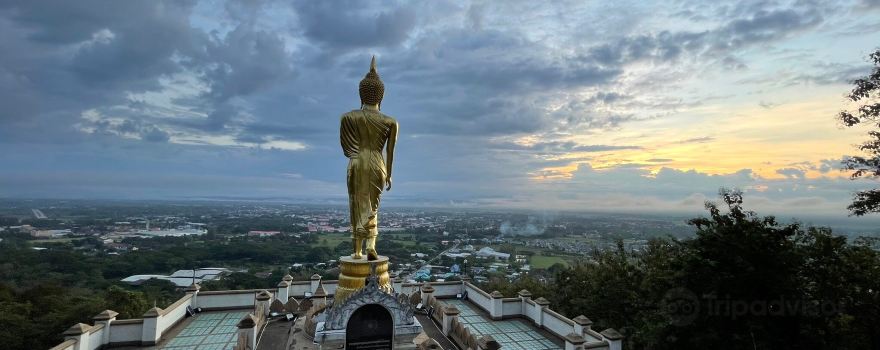 Wat Phra That Khao Noi