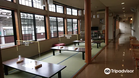 Yudanaka Station Front Kaede Hot Spring