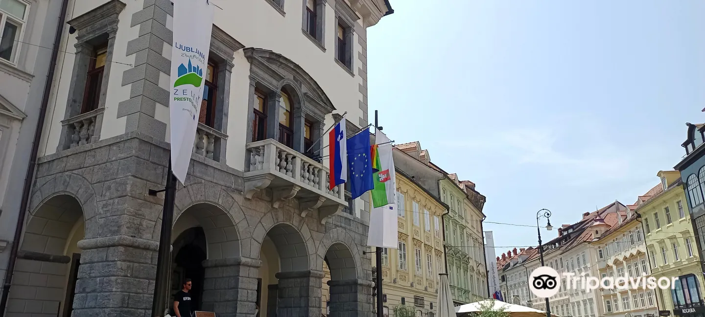 4_Town Hall