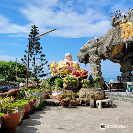Wat Tham Khao Tao