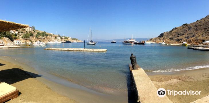Mandraki Beach