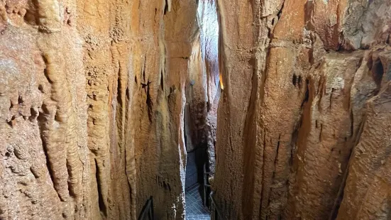 Onyx Cave