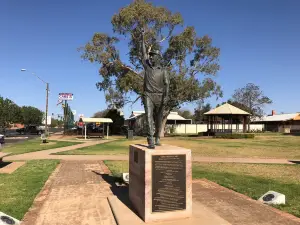 Glenn McGrath Statue