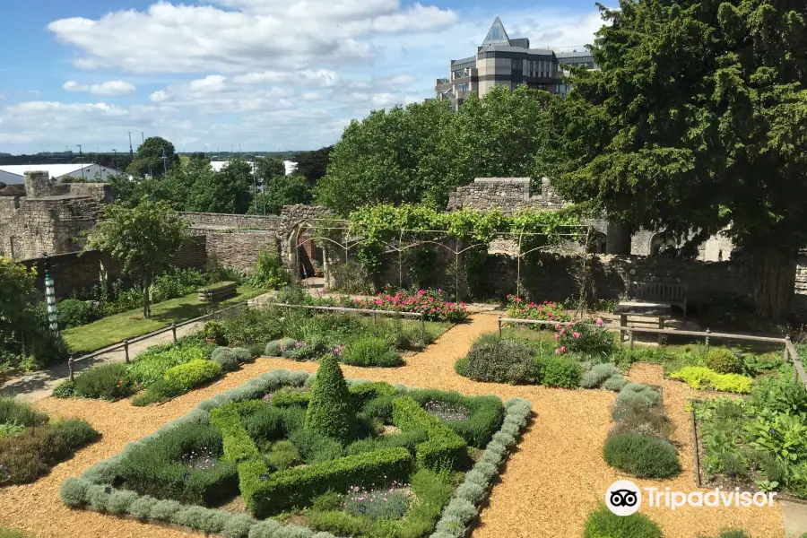 Tudor House & Garden