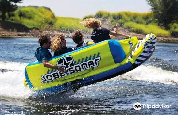 阿齊亞·佩拉加港