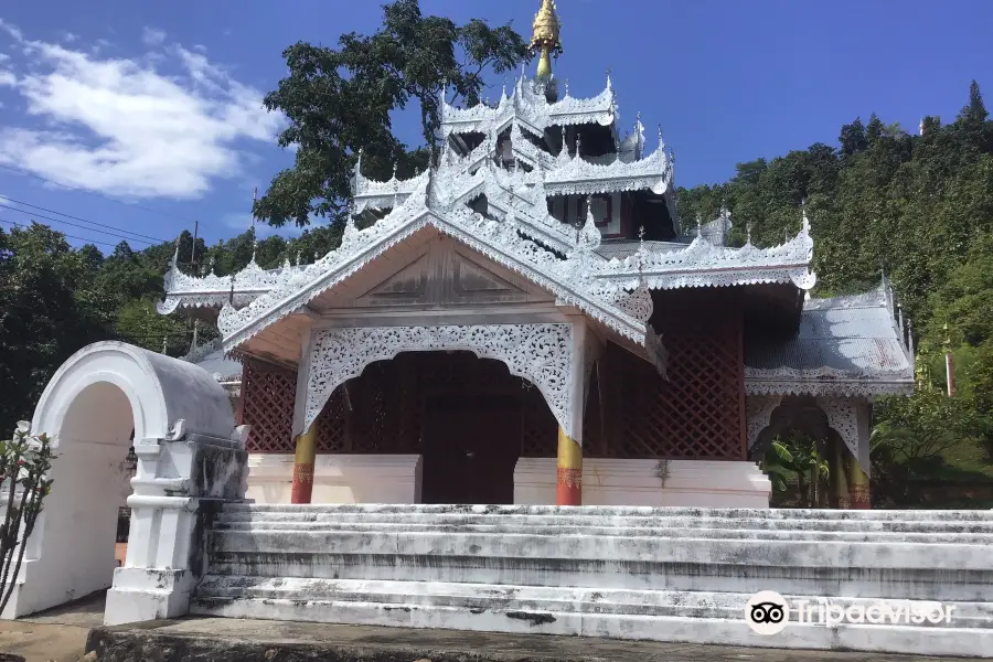 Wat Phra Non