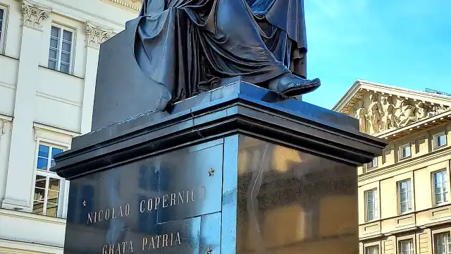 鄰近哥白尼紀念碑的酒店