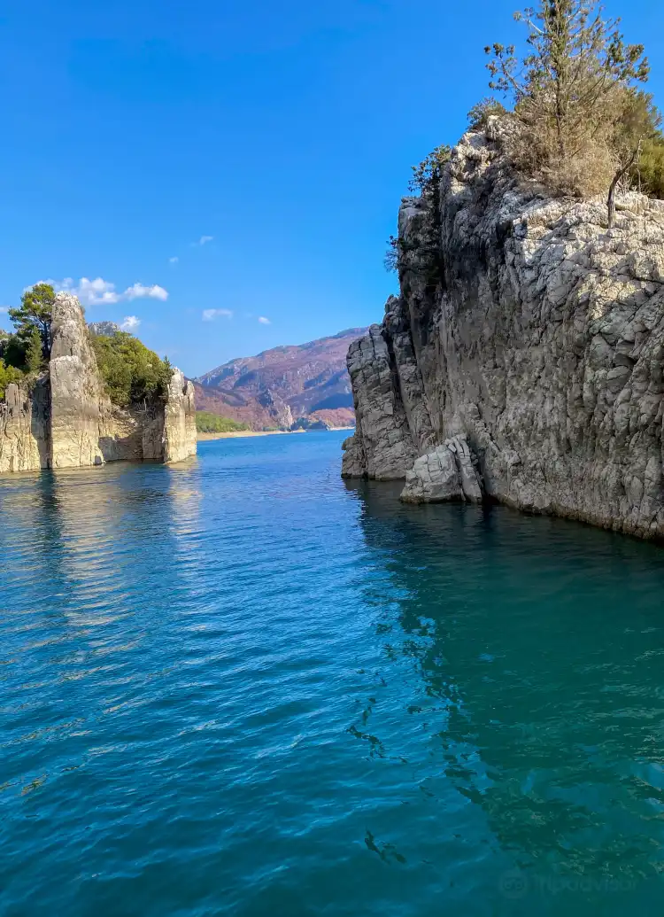 Hotels near Green Canyon
