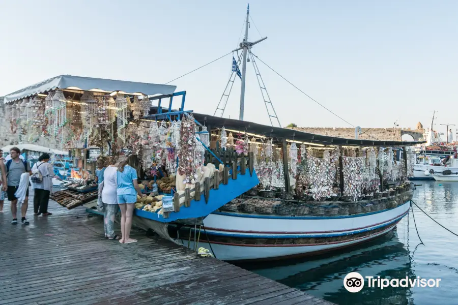 Mandraki Marina & Port