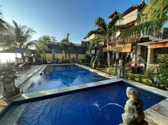 Hotels near Two Fish Divers Amed