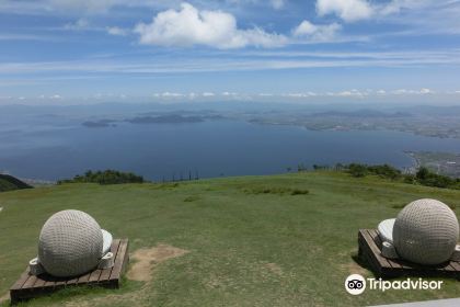 Lake Biwa Travel Guide 2026: Things to Do, Attractions & Itinerary